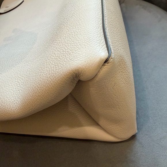 Louis Vuitton Lock Me Shopper Tote Work Bag Gold Cream - Picture 12 of 16